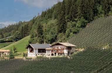 Ferienwohnungen AußerflarerhofSchenna, Schenna, Südtirol, Wanderhotel Ferienwohnungen Außerflarerhof